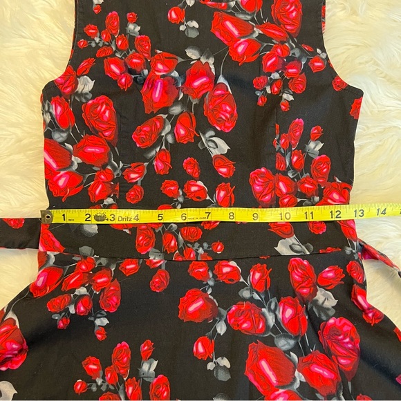 Vogue Fashion Rose Print Dress SZ Medium may have been altered to a small - Picture 7 of 14